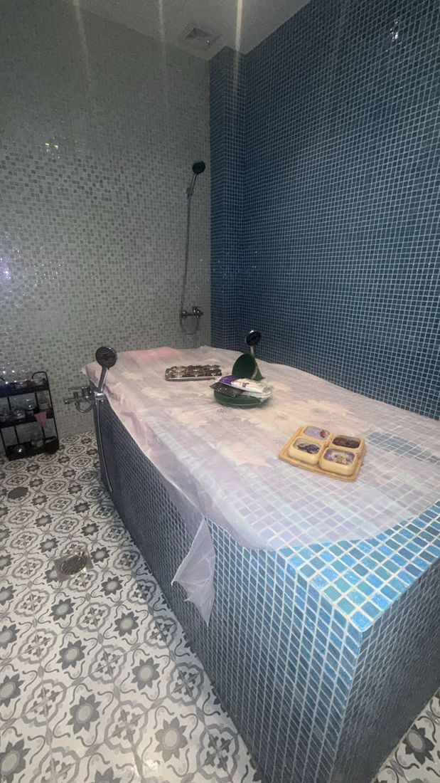 غرفة الحمام المغربي بالزليج
